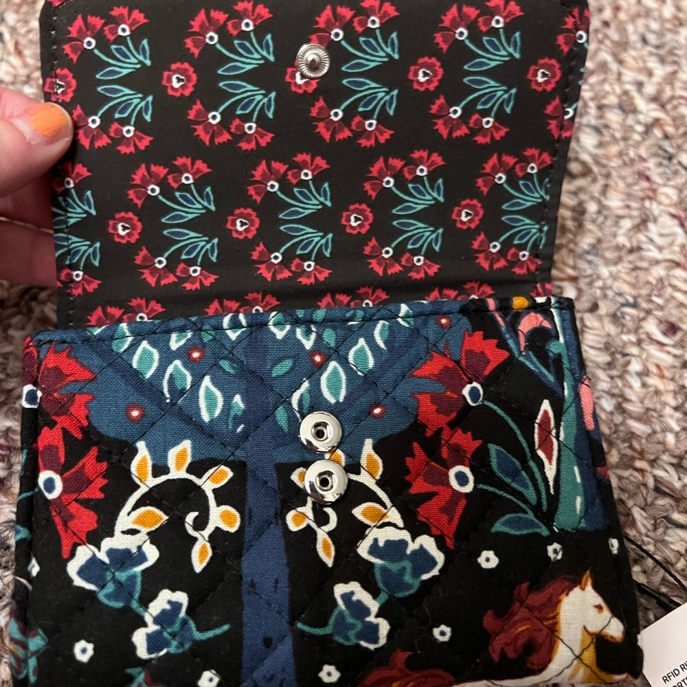 New ! Vera Bradley Rfid compact wallet - Picture 3 of 8